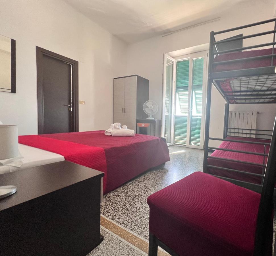 Hotel Monique Noli Kültér fotó